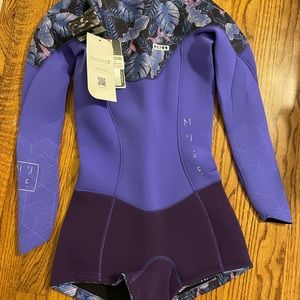 Brand new with tags. Women’s ion wetsuit. Purchased in Europe.